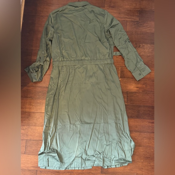 Midi Green dress - Picture 2 of 6